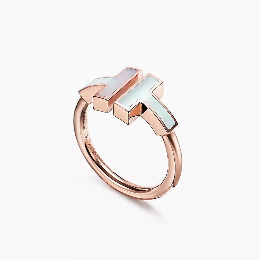 Tiffany T
Wire Ring
in Rose Gold with Mother-of-pearl